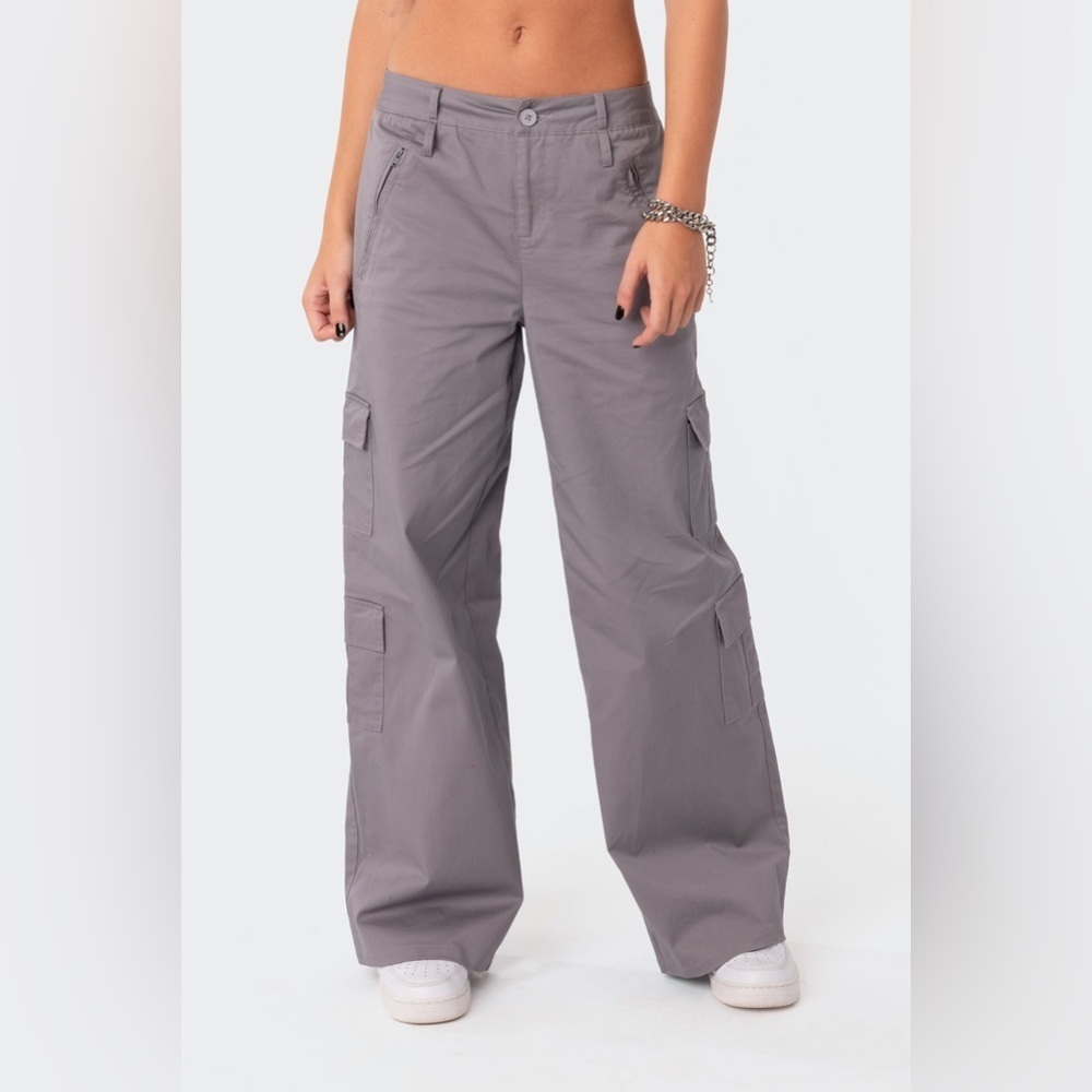Edikted Women’s Zaria Baggy Cargo Pants in Grey Size XL